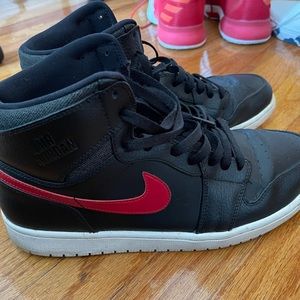 Jordan 1 Retro - barely worn